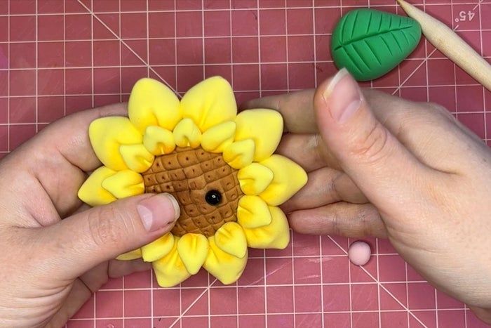 母亲节亲子手工：泡沫黏土向日葵制作教程-第14张图片-趣作屋