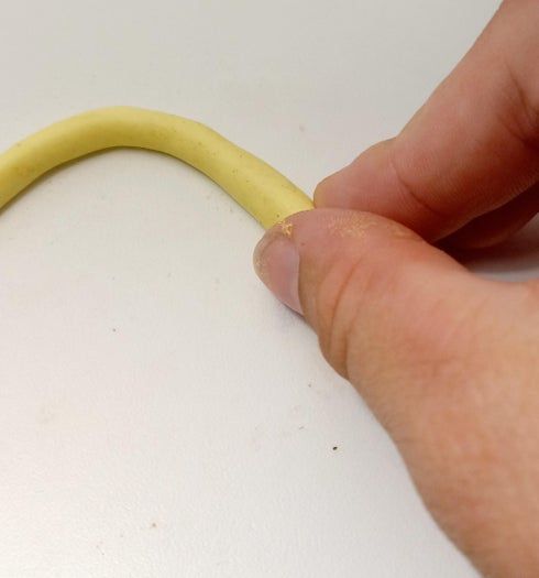 DIY黏土蛇形发饰教程-6步打造独特爬宠造型-第10张图片-趣作屋