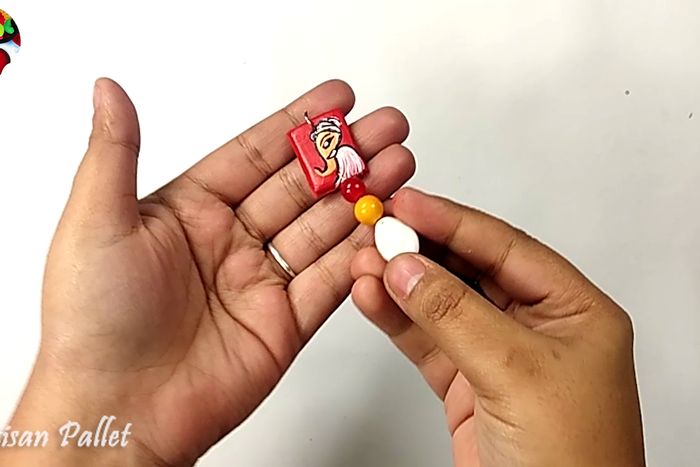 DIY聚合物粘土首饰制作教程——简单易学的手工项链与耳饰套装-第24张图片-趣作屋