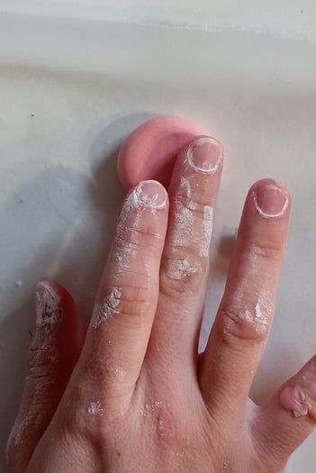 低成本自制硅胶模具教程-硅胶填缝剂与玉米淀粉制作指南-第12张图片-趣作屋