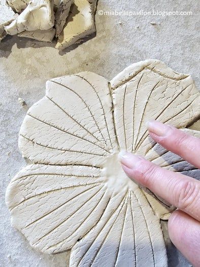 自制精美花朵香插教程——风干黏土手作指南-第9张图片-趣作屋