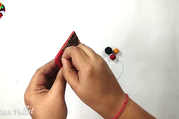 DIY聚合物粘土首饰制作教程——简单易学的手工项链与耳饰套装-第20张图片-趣作屋