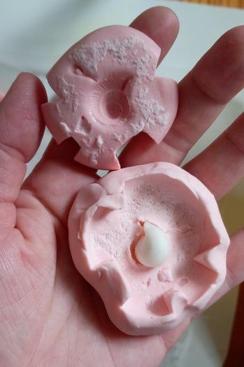 低成本自制硅胶模具教程-硅胶填缝剂与玉米淀粉制作指南-第20张图片-趣作屋