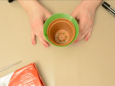 草莓造型花盆手工制作教程：风干黏土DIY创意容器-第3张图片-趣作屋