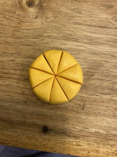 趣味DIY奶酪轮项链教程:简单材料制作个性饰品-第6张图片-趣作屋 趣味DIY奶酪轮项链教程:简单材料制作个性饰品-第6张图片-趣作屋