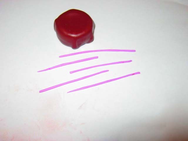 软陶蛋糕挂件制作教程:创意手工DIY指南-第9张图片-趣作屋 软陶蛋糕挂件制作教程:创意手工DIY指南-第9张图片-趣作屋