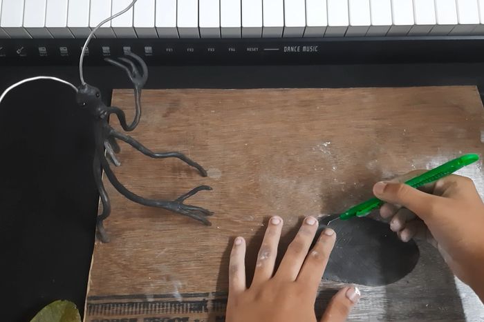 低成本手工制作魔法规培生物波克特笔座教程-第14张图片-趣作屋