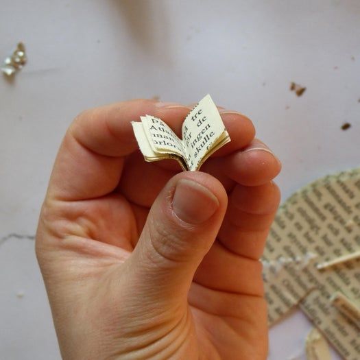 旧书改造书虫微缩场景装饰阅读角制作教程-第31张图片-趣作屋