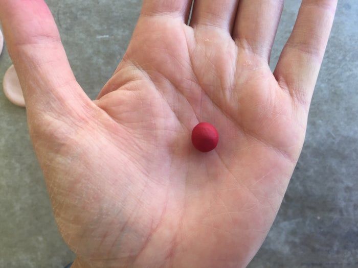 自制迷你披萨吊饰教程-友情项链DIY指南-第7张图片-趣作屋