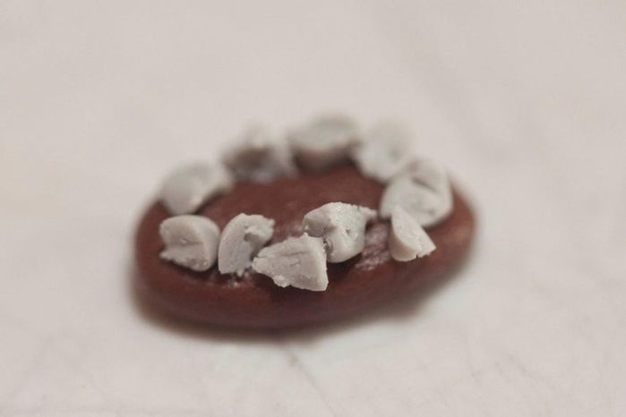 用核桃制作海蒂与祖父的微缩小屋教程——详细步骤与材料清单-第10张图片-趣作屋