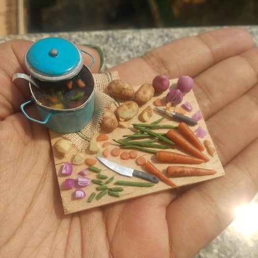 手作迷你炖菜板教程：聚合物粘土蔬菜制作全攻略-第1张图片-趣作屋