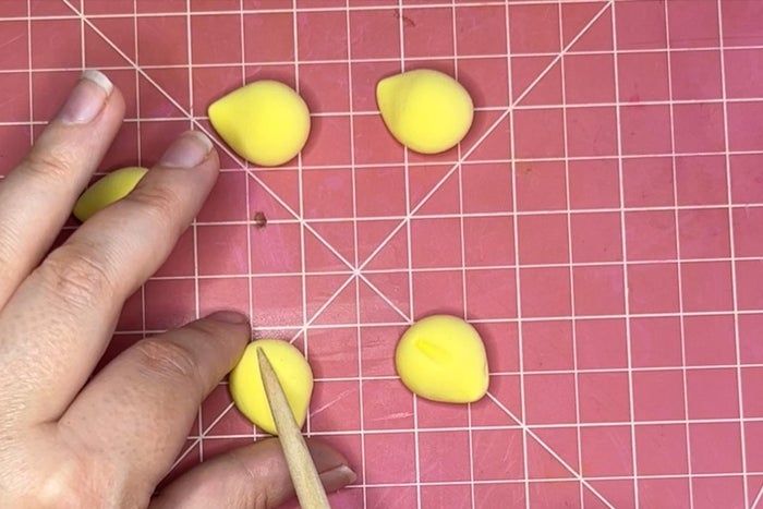 母亲节亲子手工：泡沫黏土向日葵制作教程-第5张图片-趣作屋