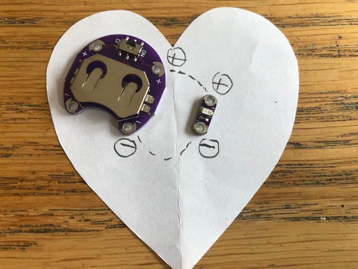 手工制作发光心形布艺教程：用导电线与LED打造个性饰品-第2张图片-趣作屋