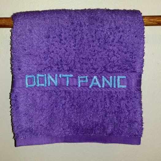 手工刺绣毛巾教程：低成本制作‘别慌’毛巾-第1张图片-趣作屋