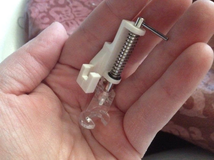 低成本机绣手工教程：用缝纫机制作个性化礼物全攻略-第7张图片-趣作屋