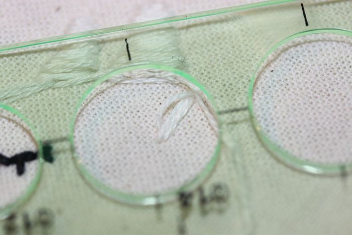 手工刺绣羊驼教程:从毛衣改造到创意手提包装饰-第10张图片-趣作屋 手工刺绣羊驼教程:从毛衣改造到创意手提包装饰-第10张图片-趣作屋