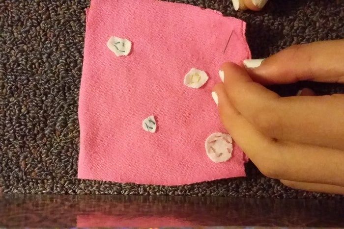 手工缝制小枕头教程：简单10步打造个性靠枕-第25张图片-趣作屋