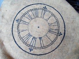 复古麻布手工刺绣挂钟制作教程-第14张图片-趣作屋 复古麻布手工刺绣挂钟制作教程-第14张图片-趣作屋