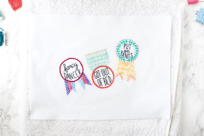 手工刺绣奖章贴片制作指南-第13张图片-趣作屋