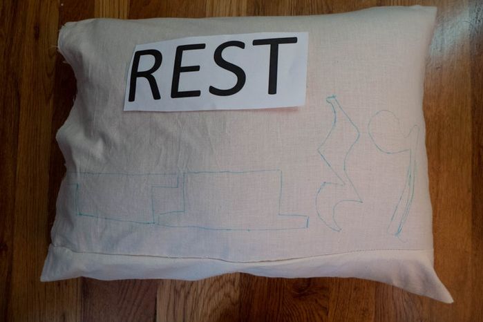 手工刺绣枕头制作教程-第5张图片-趣作屋