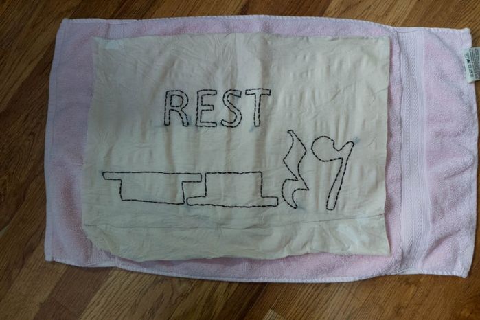 手工刺绣枕头制作教程-第11张图片-趣作屋