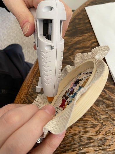 圣诞节十字绣装饰品DIY教程:手工制作个性化挂饰-第12张图片-趣作屋 圣诞节十字绣装饰品DIY教程:手工制作个性化挂饰-第12张图片-趣作屋