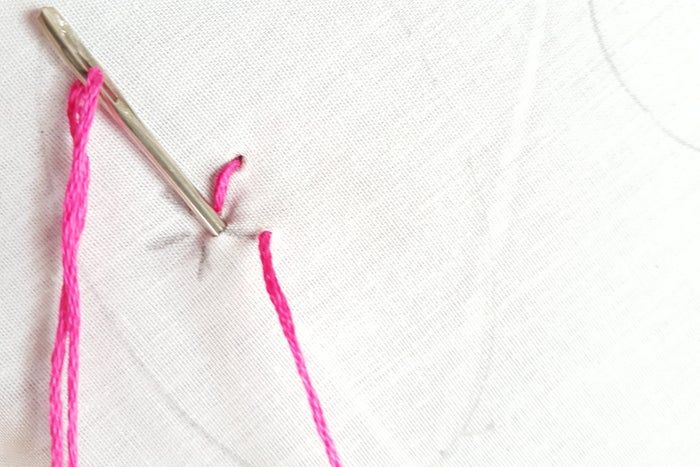 DIY迷你刺绣项链制作教程-第10张图片-趣作屋