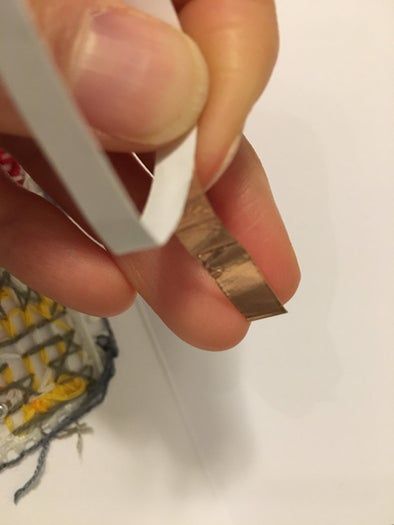 融合传统与科技：DIY会发光的十字绣卡片教程-第10张图片-趣作屋