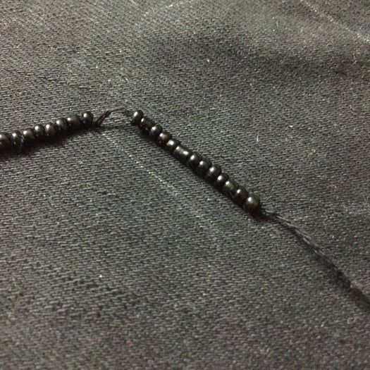 手工刺绣珠片手拿包DIY教程:详细步骤教你制作个性化蜜蜂图案手拿包-第8张图片-趣作屋 手工刺绣珠片手拿包DIY教程:详细步骤教你制作个性化蜜蜂图案手拿包-第8张图片-趣作屋