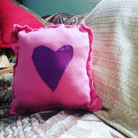 手工缝制小枕头教程：简单10步打造个性靠枕-第32张图片-趣作屋