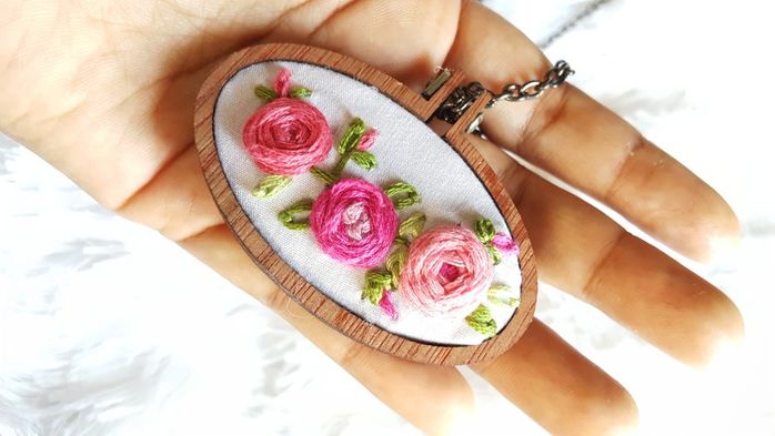 DIY迷你刺绣项链制作教程-第15张图片-趣作屋