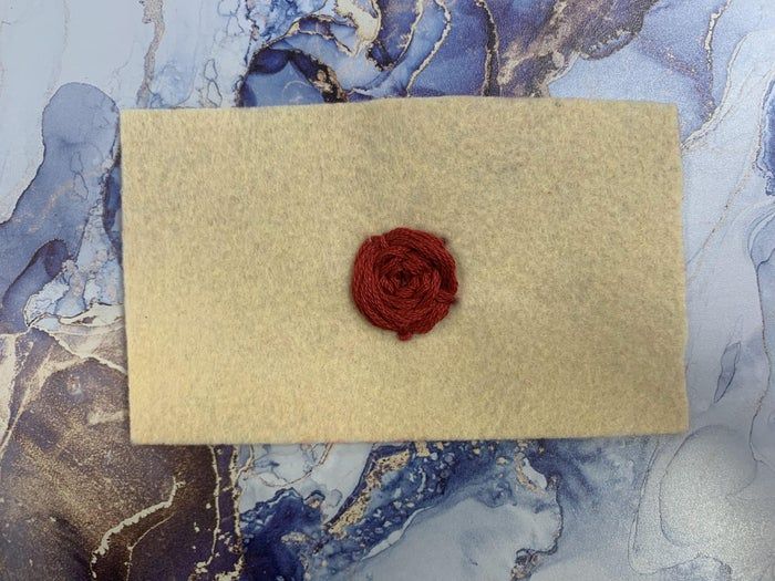 手工刺绣玫瑰教程：打造个性化装饰礼物-第1张图片-趣作屋