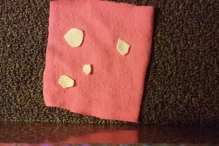 手工缝制小枕头教程：简单10步打造个性靠枕-第15张图片-趣作屋