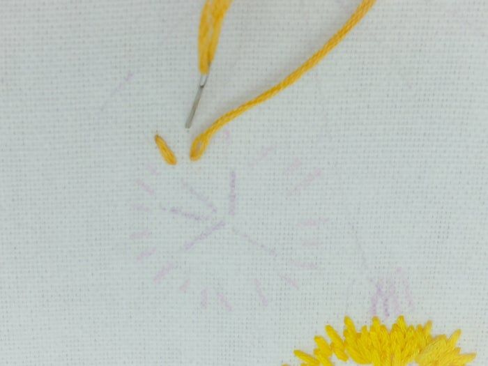 手工刺绣蒲公英花朵教程|初学者也能掌握的刺绣技巧-第5张图片-趣作屋 手工刺绣蒲公英花朵教程|初学者也能掌握的刺绣技巧-第5张图片-趣作屋