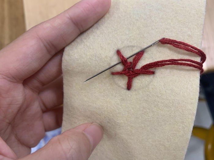 手工刺绣玫瑰教程：打造个性化装饰礼物-第11张图片-趣作屋