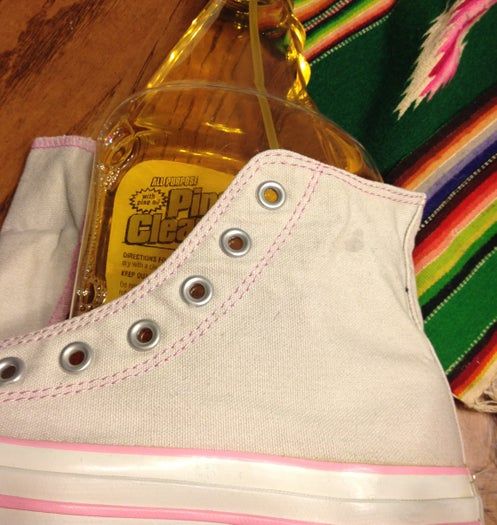 低成本DIY修补匡威鞋教程:用墨西哥毯子打造个性运动鞋-第6张图片-趣作屋 低成本DIY修补匡威鞋教程:用墨西哥毯子打造个性运动鞋-第6张图片-趣作屋