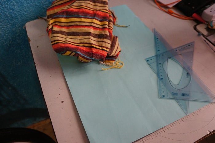 墨西哥传统风格手机包DIY教程：手工缝制与创意装饰-第2张图片-趣作屋