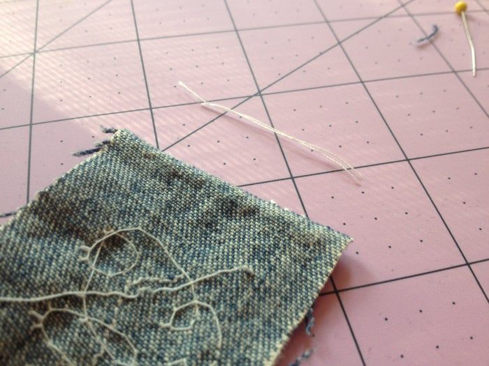 低成本机绣手工教程：用缝纫机制作个性化礼物全攻略-第15张图片-趣作屋