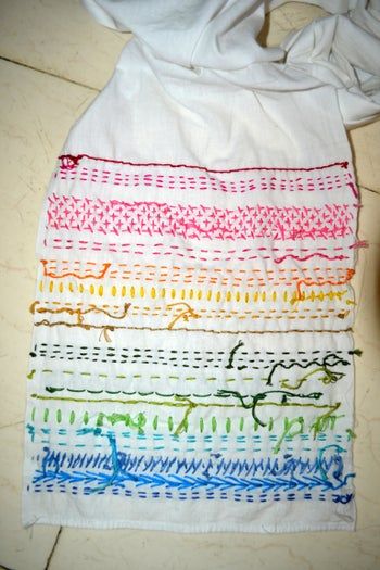 用刺绣线碎片制作多彩棉质围巾的详细教程-第29张图片-趣作屋