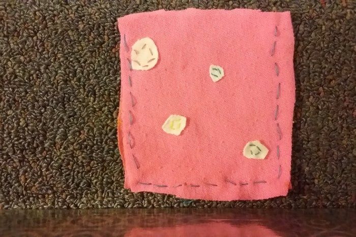 手工缝制小枕头教程：简单10步打造个性靠枕-第28张图片-趣作屋