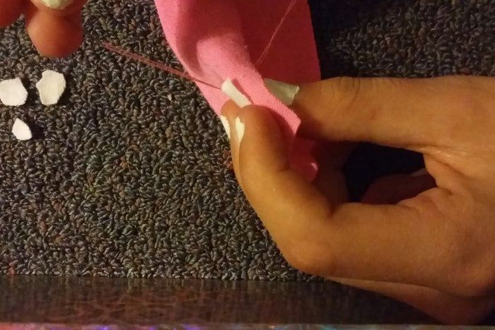 手工缝制小枕头教程：简单10步打造个性靠枕-第19张图片-趣作屋