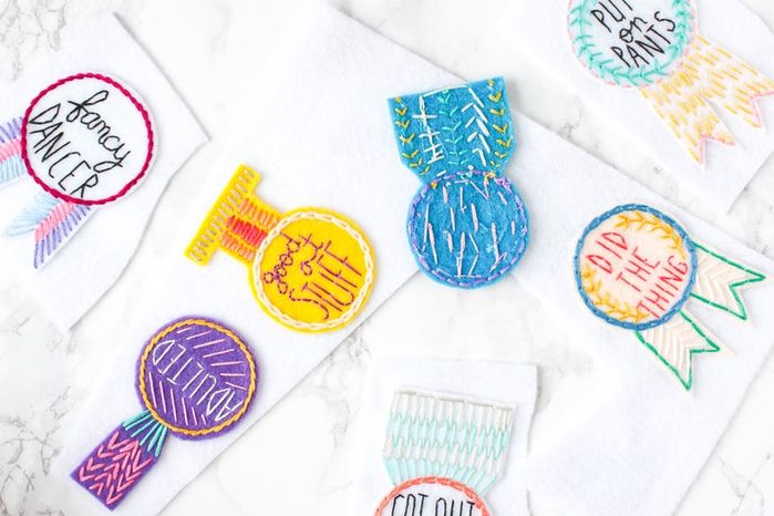 手工刺绣奖章贴片制作指南-第19张图片-趣作屋