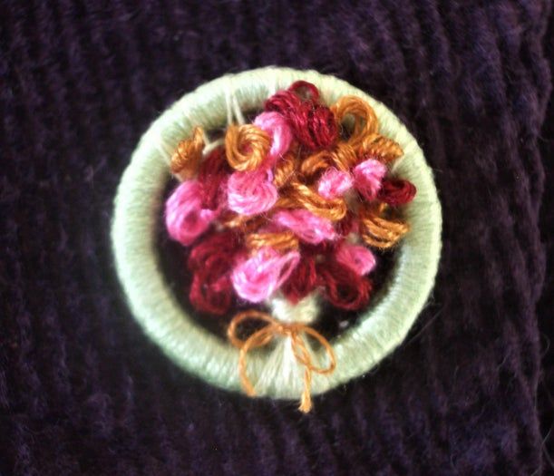 手工制作多塞特花束纽扣胸针教程-第21张图片-趣作屋 手工制作多塞特花束纽扣胸针教程-第21张图片-趣作屋