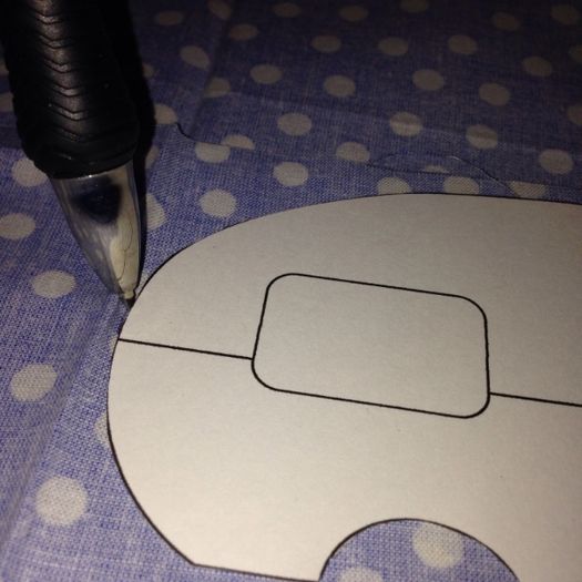 零基础刺绣指南：如何制作复古露营车布艺作品-第5张图片-趣作屋