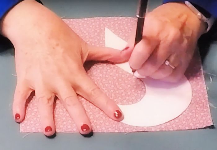 DIY刺绣心形靠垫手工教程：附图案下载与详细步骤-第5张图片-趣作屋