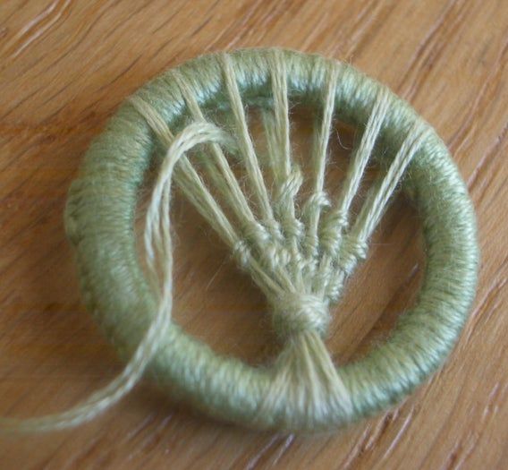 手工制作多塞特花束纽扣胸针教程-第15张图片-趣作屋 手工制作多塞特花束纽扣胸针教程-第15张图片-趣作屋