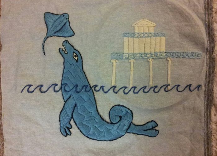 手工刺绣入门教程:掌握回针绣、茎状绣与缎面绣技巧-第2张图片-趣作屋 手工刺绣入门教程:掌握回针绣、茎状绣与缎面绣技巧-第2张图片-趣作屋