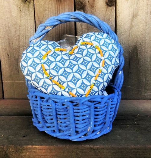 DIY刺绣心形靠垫手工教程：附图案下载与详细步骤-第2张图片-趣作屋