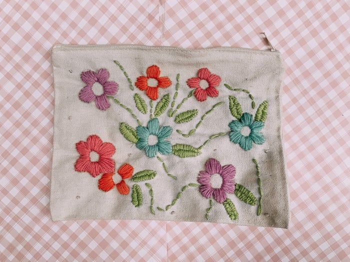 DIY帆布袋刺绣教程：手把手教你打造个性化布艺包-第8张图片-趣作屋