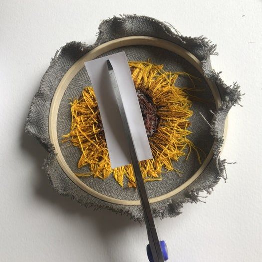 零成本刺绣作品装裱教程，环保手工制作方法-第4张图片-趣作屋